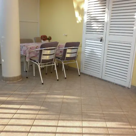 Apartments Gojka Miocevic Biograd Na Moru Extérieur photo